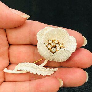 Vintage 60s TRIFARI Poppy Brooch: Creamy White Enamel Rhinestone Flower Pin